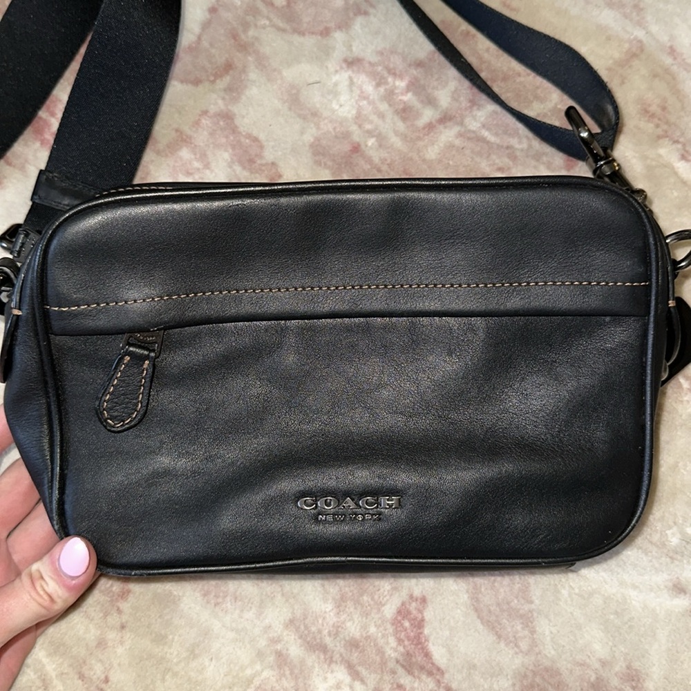 Coach Black Leather Messenger Bag with Adjustable Strap - Picture 2 of 5